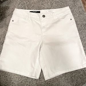 Vera Wang Bermuda Shorts